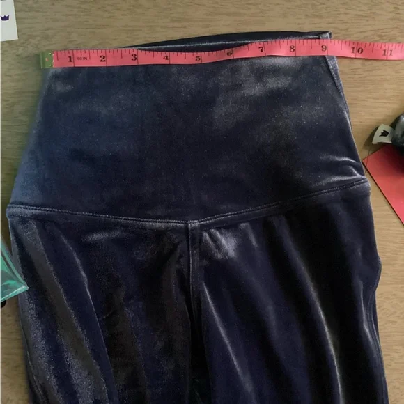 Shefit Limited Edition Velvet Leggings Size Small NWT - Picture 9 of 12